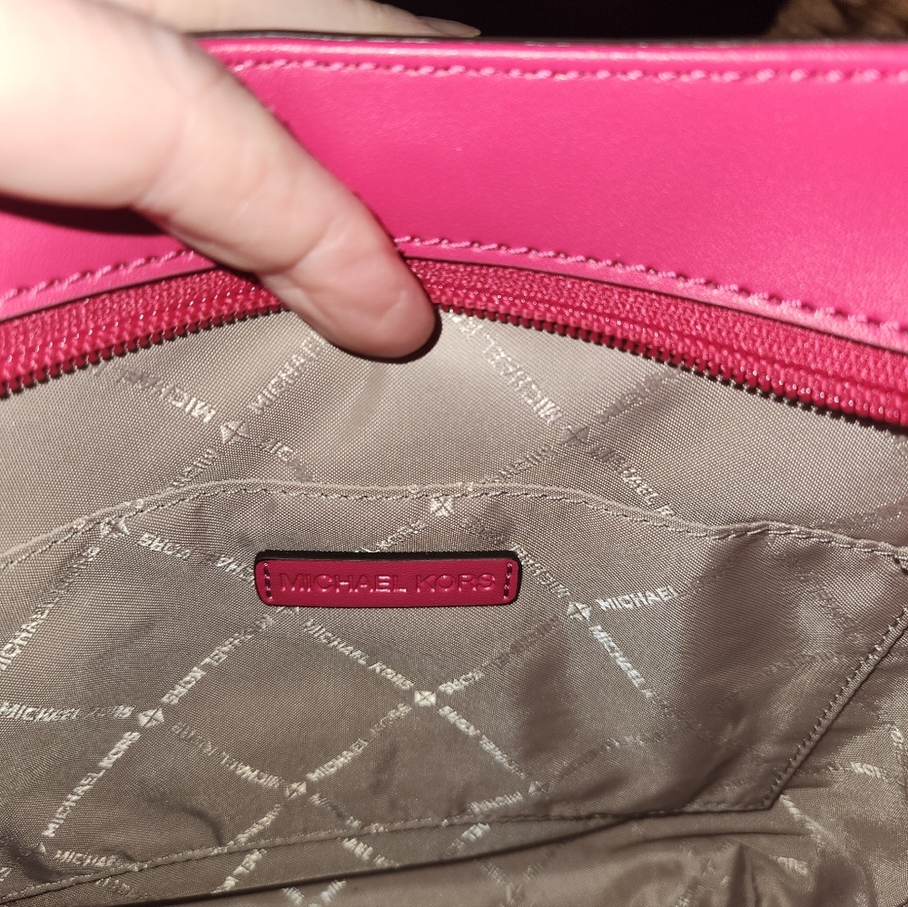 Michael Kors Jet Set Signature Crossbody with Wallet - Picture 7 of 8